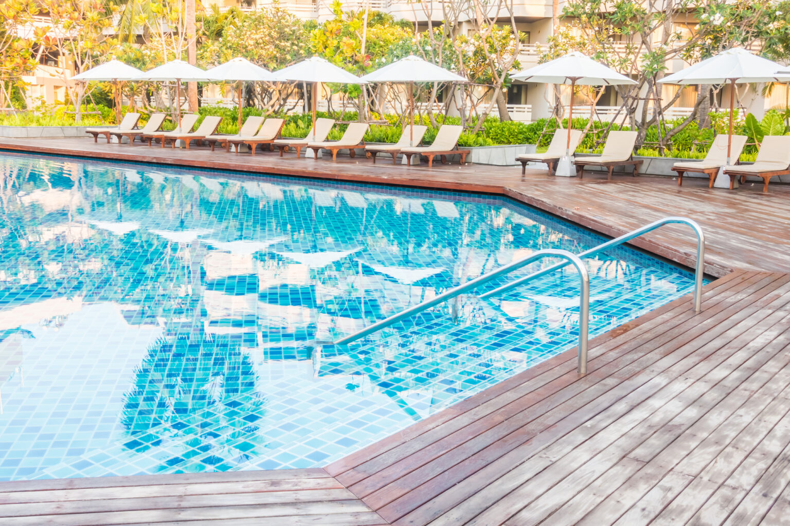 Especialistas en revestimiento de piscinas de obra en Marbella, Costa del Sol y Sotogrande